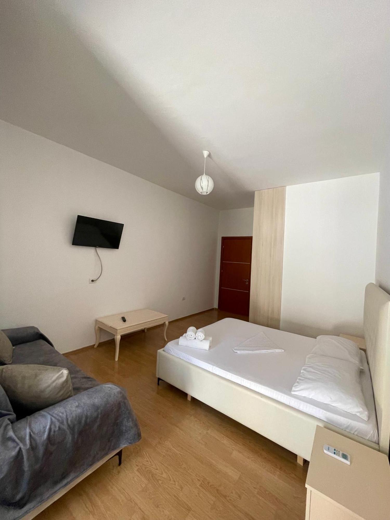 Keivi Guesthouse Sarande Exterior photo
