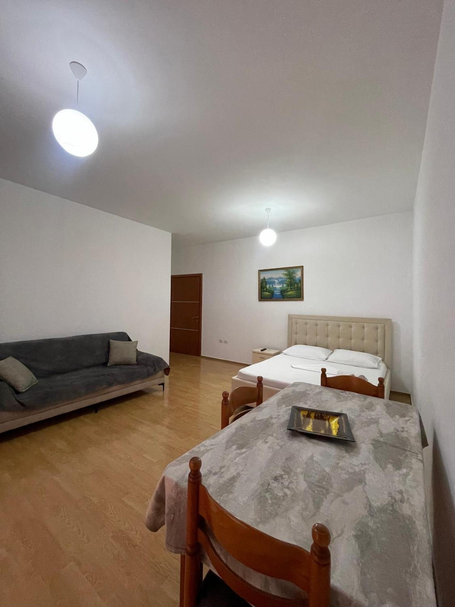 Keivi Guesthouse Sarande Exterior photo