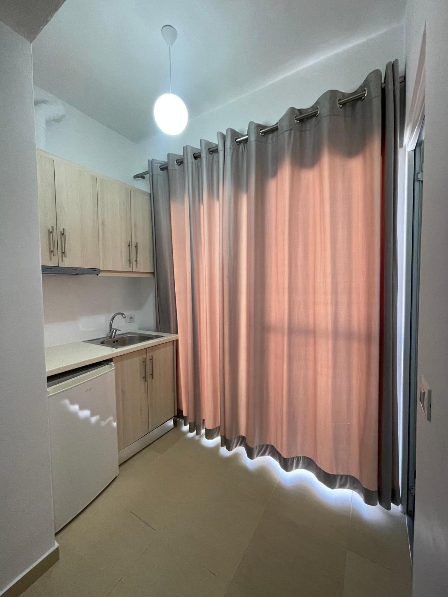 Keivi Guesthouse Sarande Exterior photo