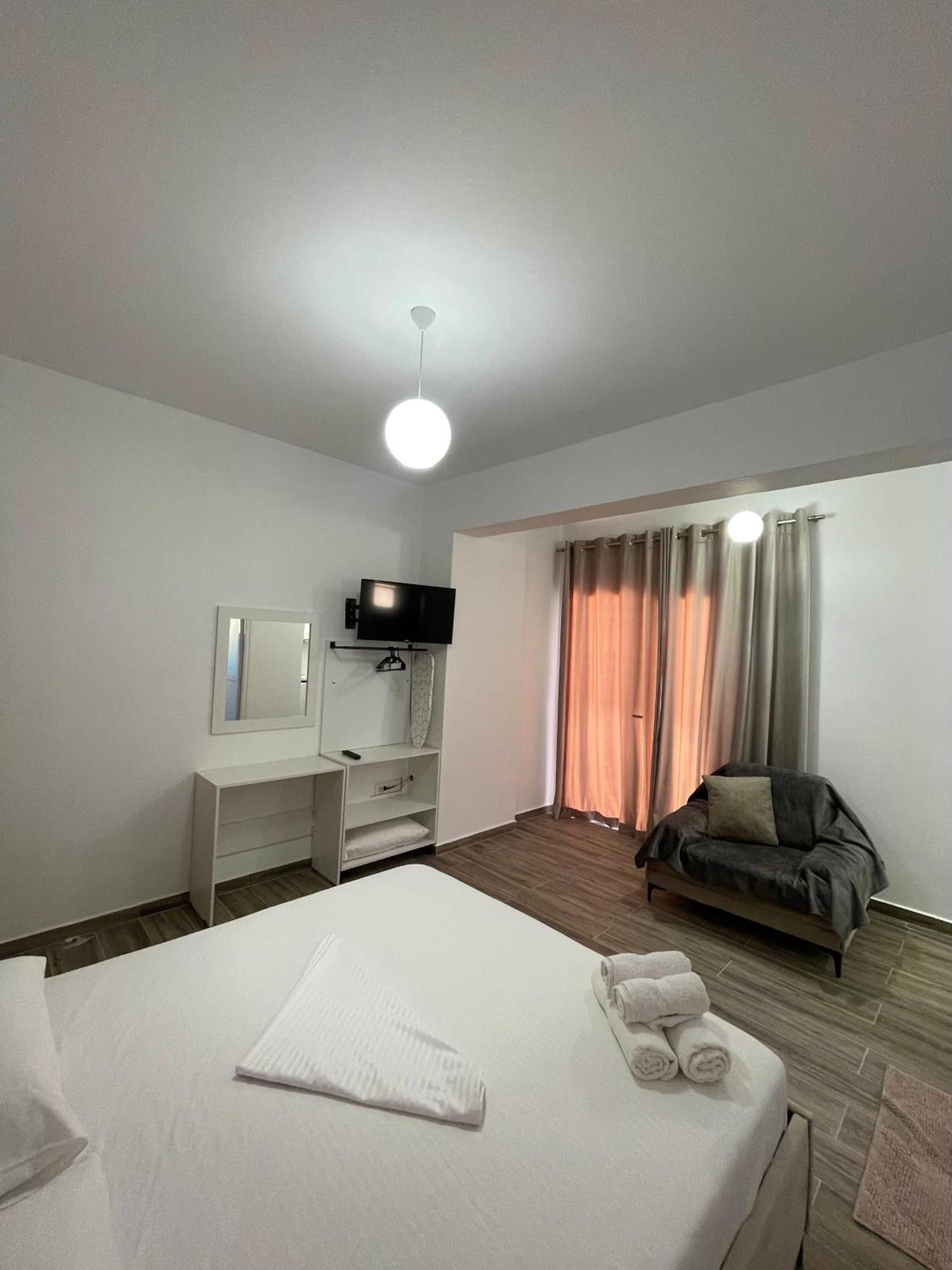 Keivi Guesthouse Sarande Exterior photo