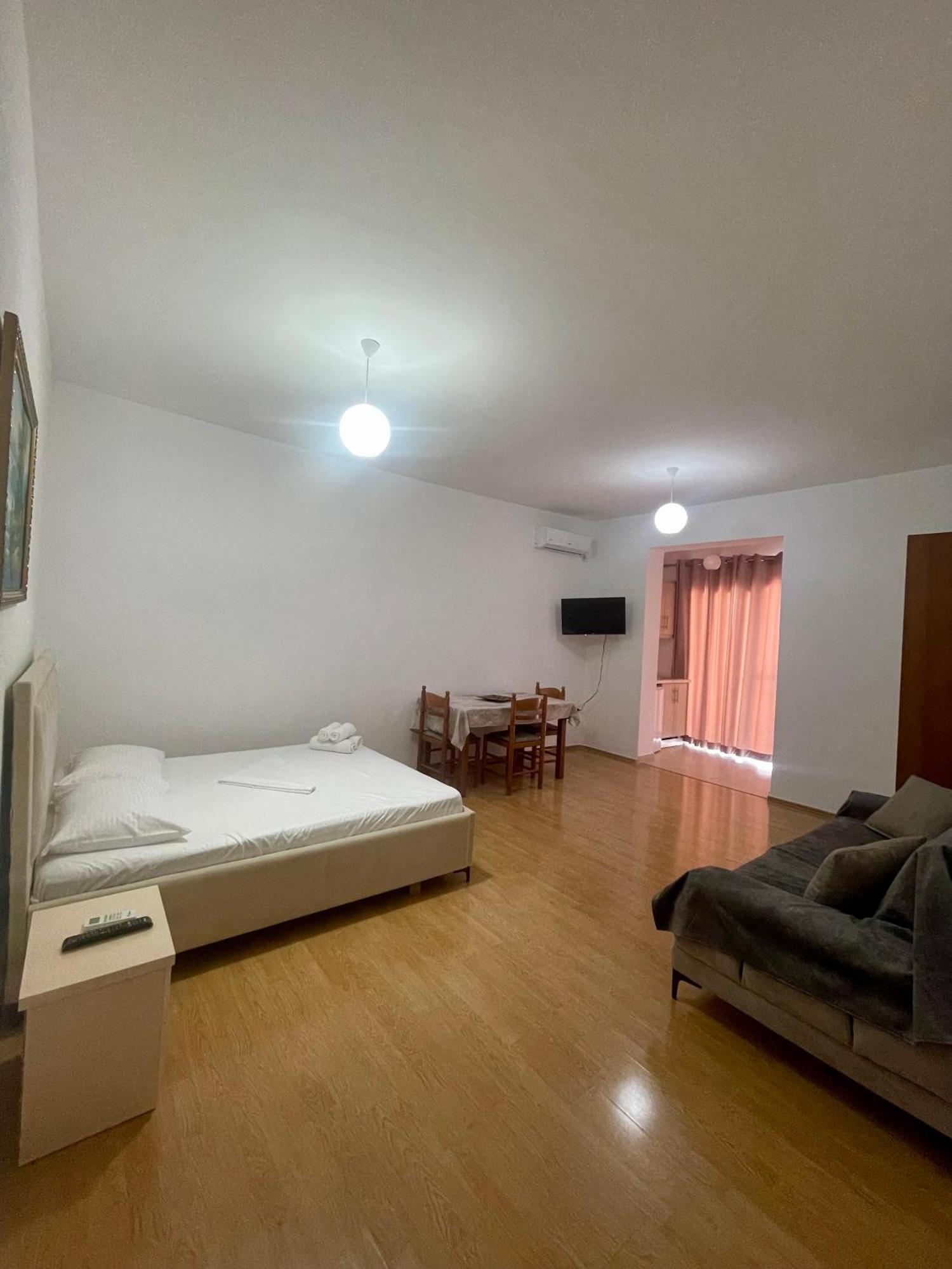 Keivi Guesthouse Sarande Exterior photo