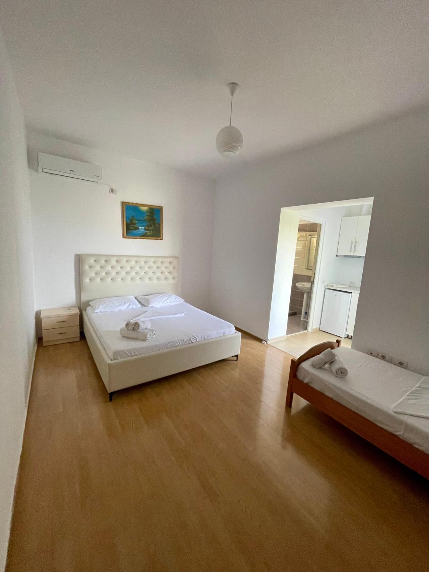 Keivi Guesthouse Sarande Exterior photo